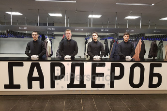 Новая Третьяковка,Открытие выставки Авангард, гардеробщик