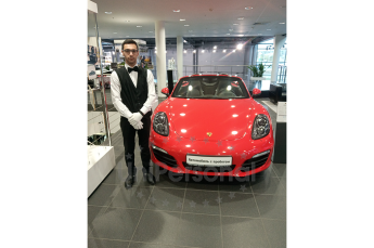 Спорткар-Центр, Porsche, гардеробщик